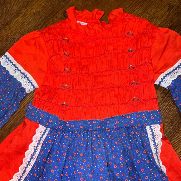 Vintage Toddlers 70s Polly Flinders Hand Smocked Embroidered Apron Dress - Picture 2 of 15